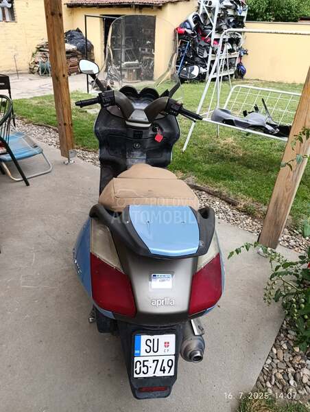 Komplet motor za delove.