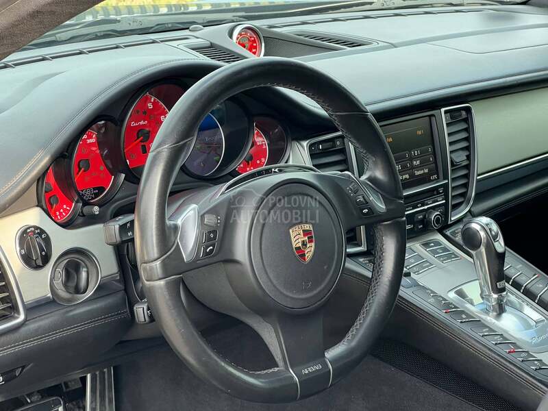 Porsche Panamera TURBO