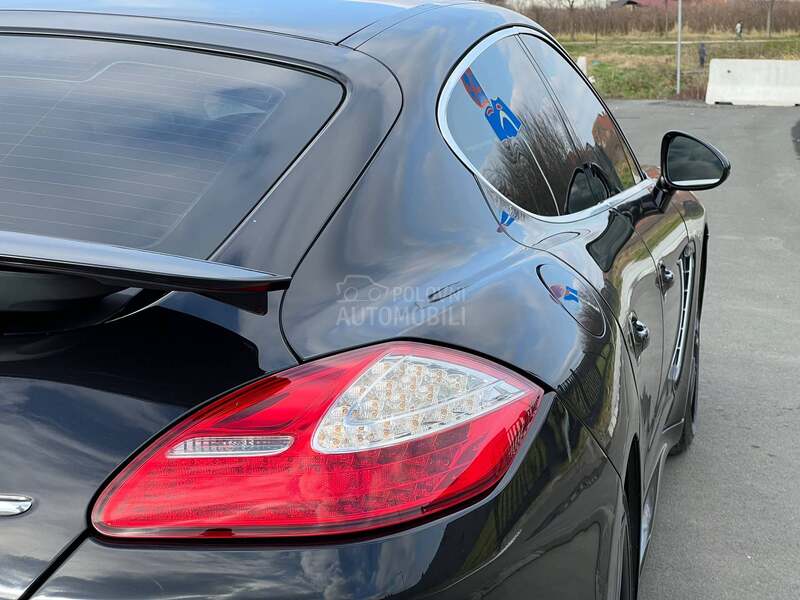 Porsche Panamera TURBO