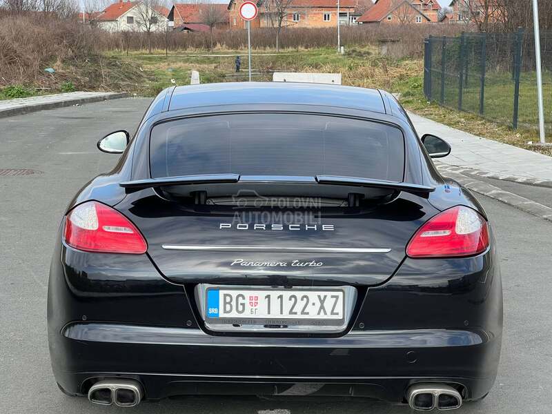 Porsche Panamera TURBO