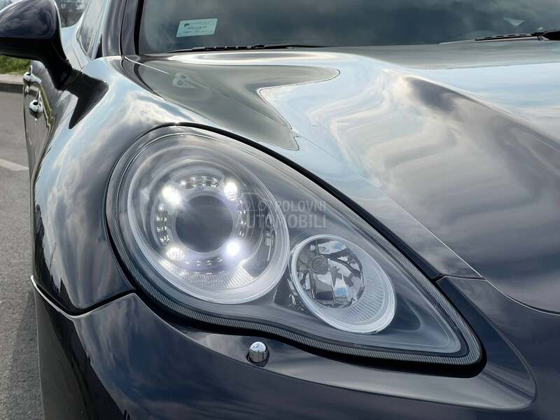 Porsche Panamera TURBO