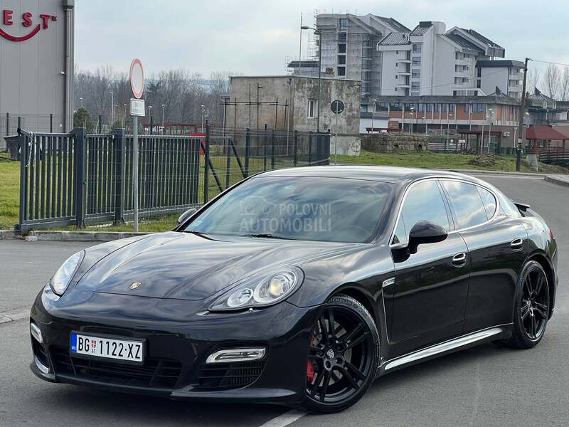 Porsche Panamera TURBO