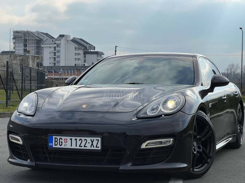 Porsche Panamera TURBO