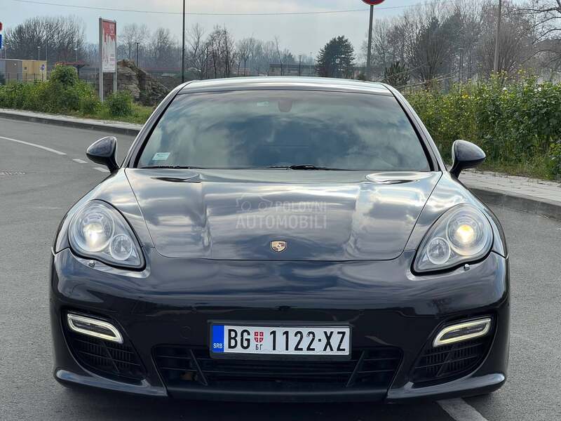 Porsche Panamera TURBO