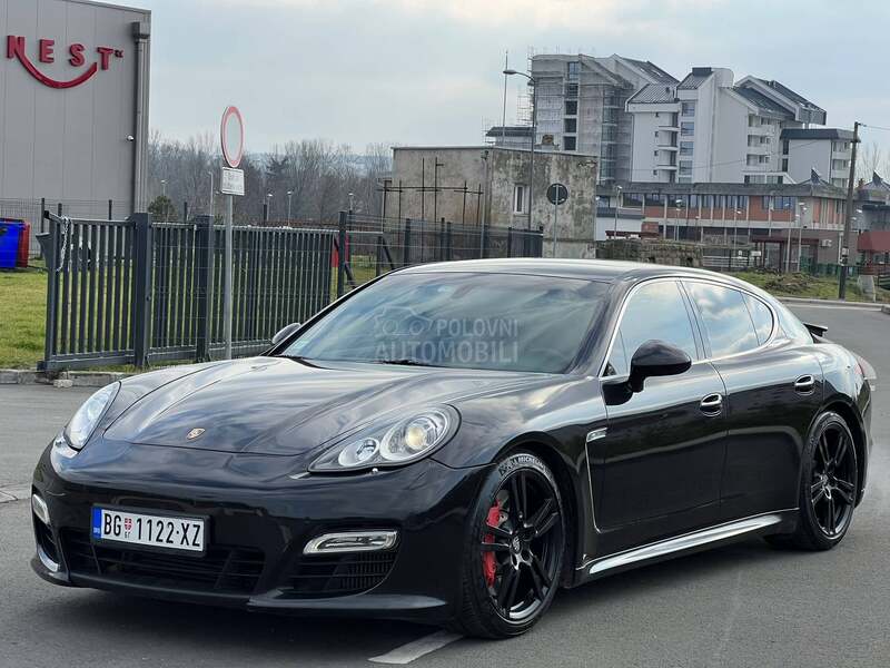 Porsche Panamera TURBO
