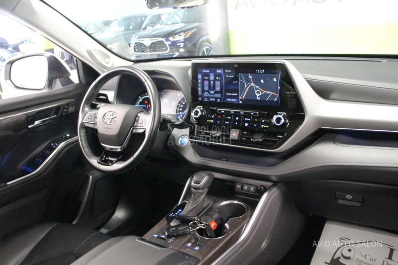 Toyota Highlander PREMIUM E-CVT AWD-I