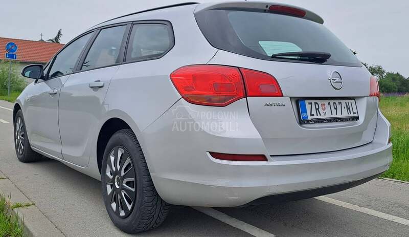 Opel Astra J 