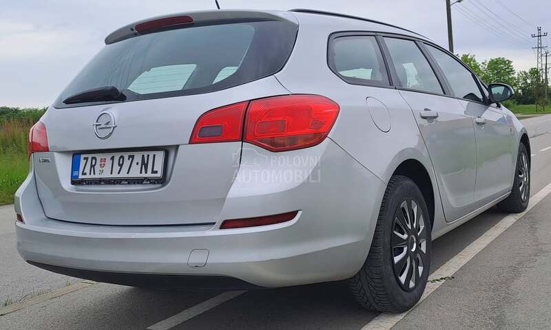 Opel Astra J 