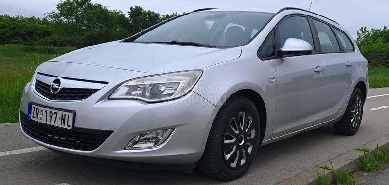 Opel Astra J 
