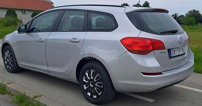 Opel Astra J 