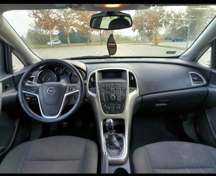 Opel Astra J 
