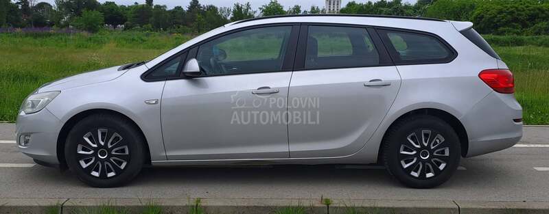 Opel Astra J 