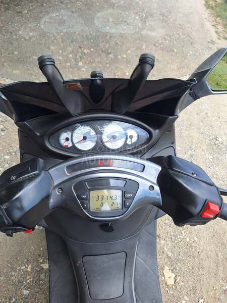 Piaggio X9