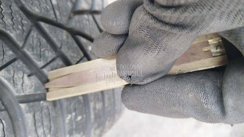 Yokohama 225/45 R17 Zimska