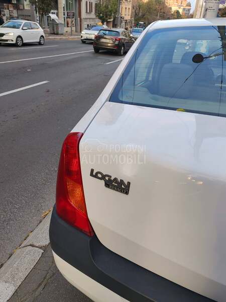 Dacia Logan 