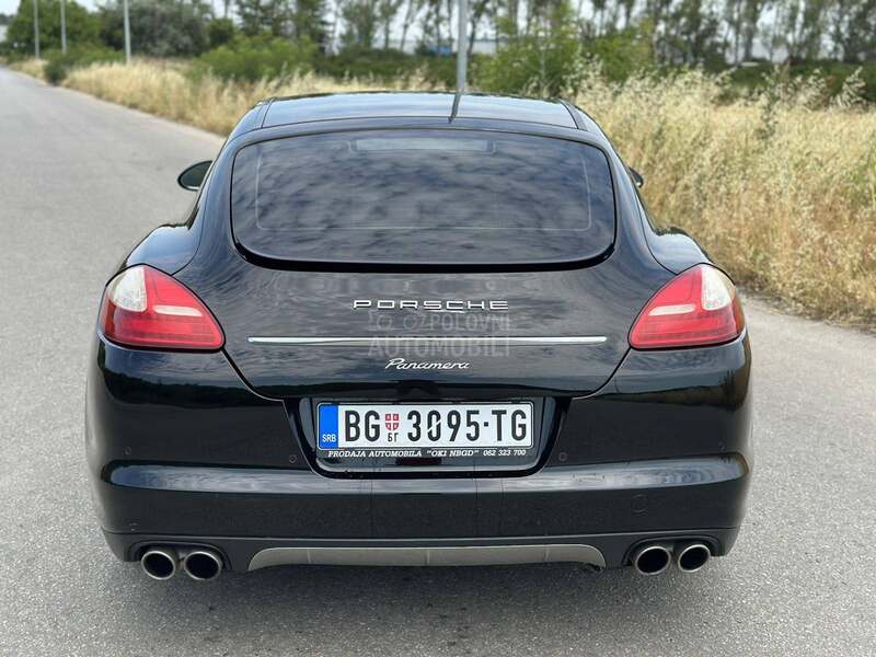 Porsche Panamera 