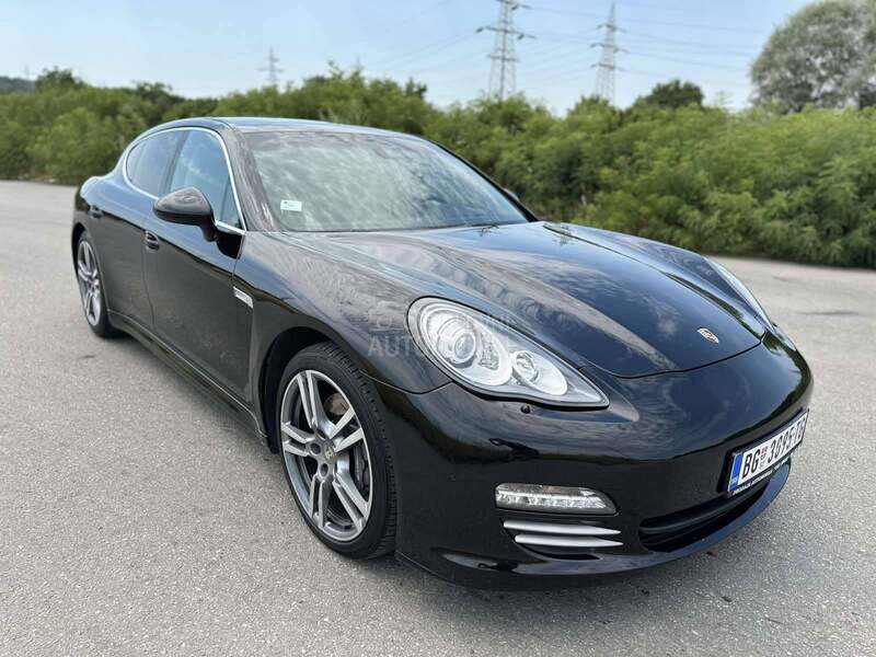 Porsche Panamera 