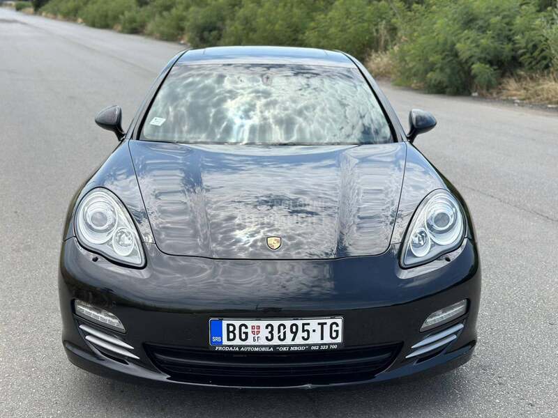 Porsche Panamera 