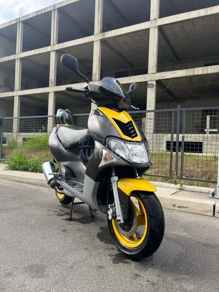 Kymco super 9