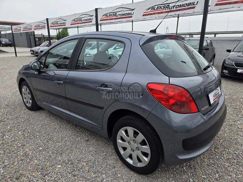 Peugeot 207 1.4/8v