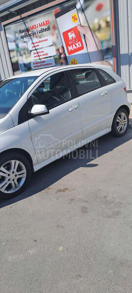 Mercedes Benz B 180 