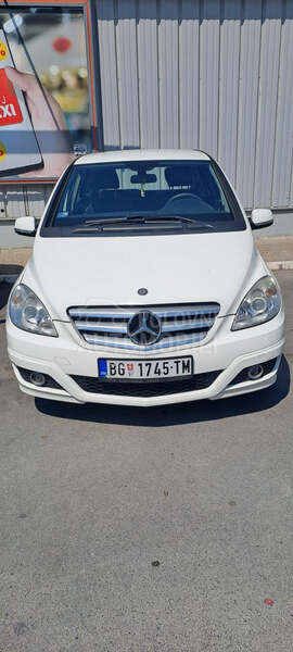 Mercedes Benz B 180 
