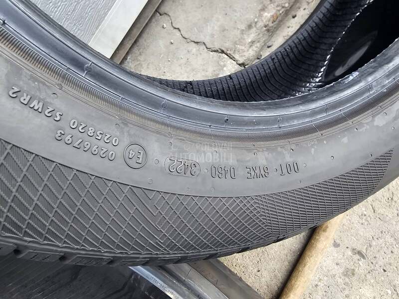Continental 215/60 R18 Zimska