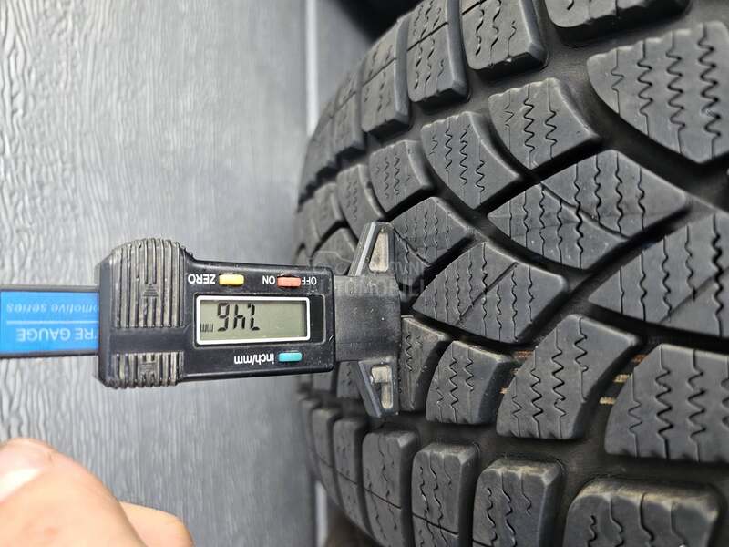 Dunlop 235/55 R18 Zimska