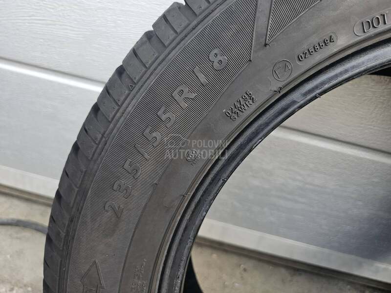 Dunlop 235/55 R18 Zimska