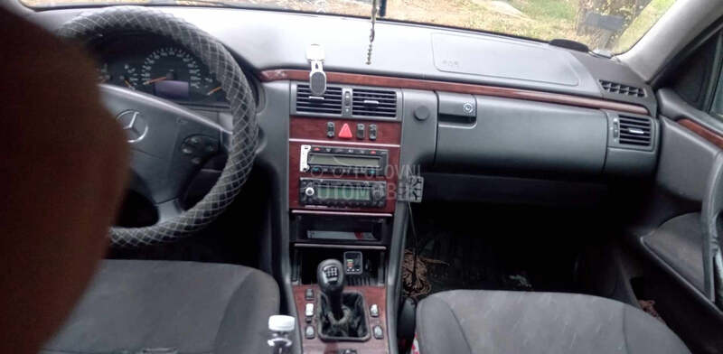 Mercedes Benz E 220 2.2