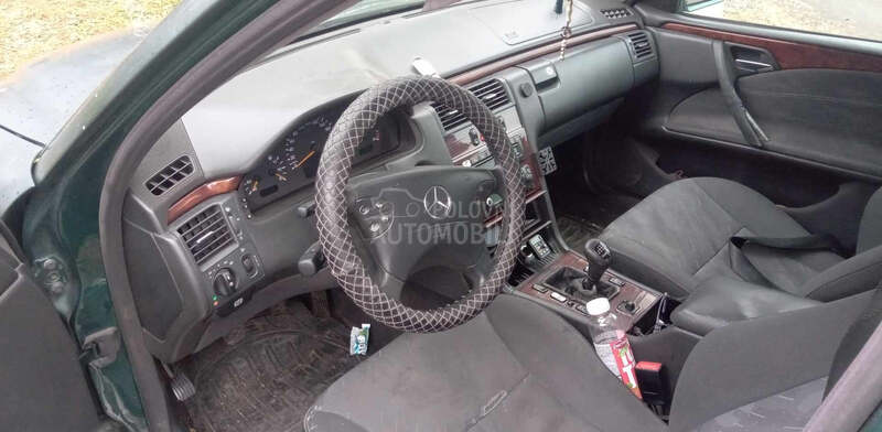 Mercedes Benz E 220 2.2