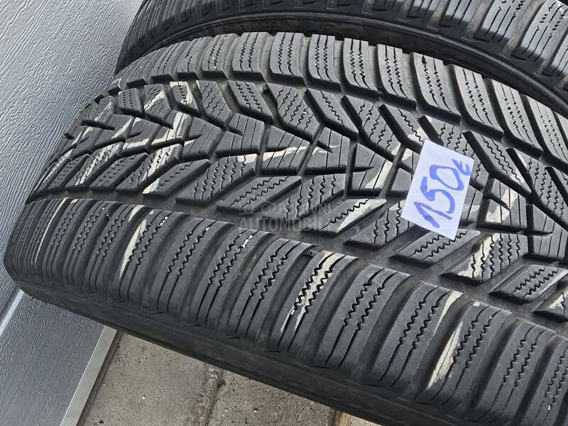 Hankook 235/45 R19 Zimska
