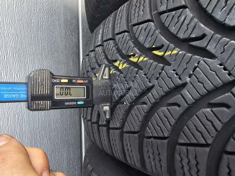 Michelin 215/60 R17 Zimska