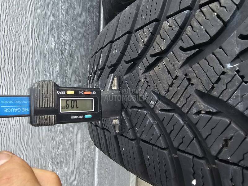 Michelin 215/60 R17 Zimska