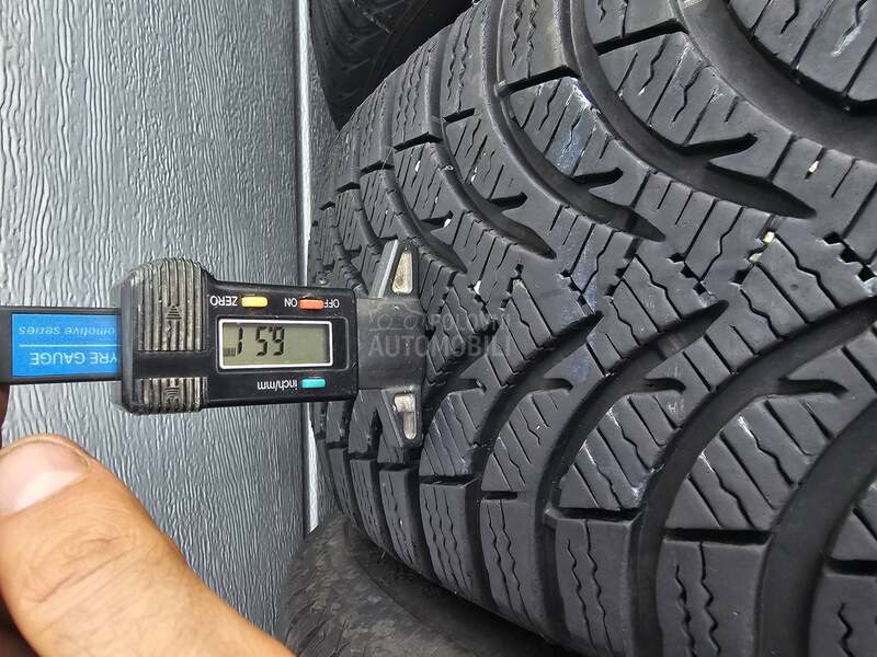 Michelin 215/60 R17 Zimska