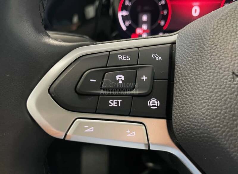 Volkswagen Golf 8 1.5 tgi