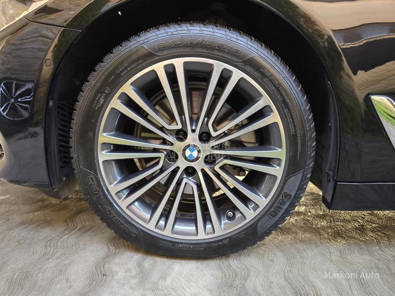 BMW 520 X Drive/Luxury/360 BMW 520 X Drive/Luxury/360