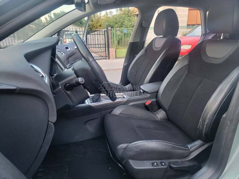 Citroen C4 2.0hdi exkluzive NOV