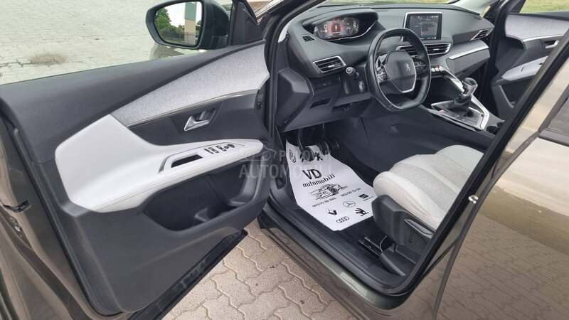 Peugeot 3008 allure/pano