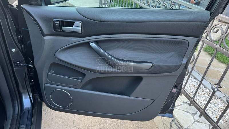 Ford Kuga 2.0TDCI//TITANIUM//