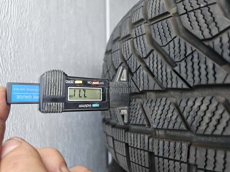 Falken 235/45 R19 Zimska