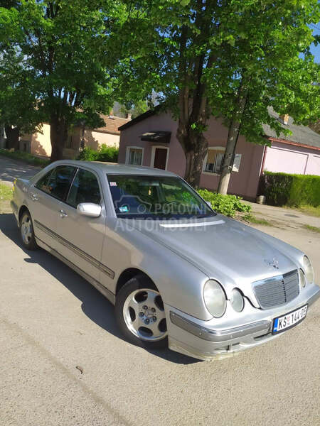 Mercedes Benz E 220 avangarde