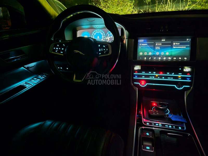 Jaguar XF 2.0d AWD 4X4