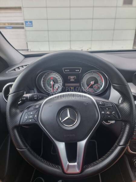 Mercedes Benz GLA 200 