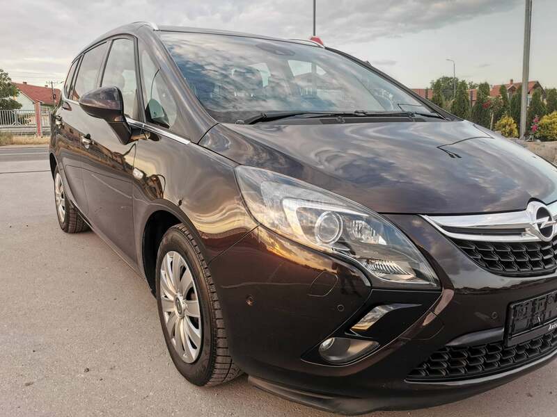Opel Zafira 2.0 cdti COSMO/NOVA