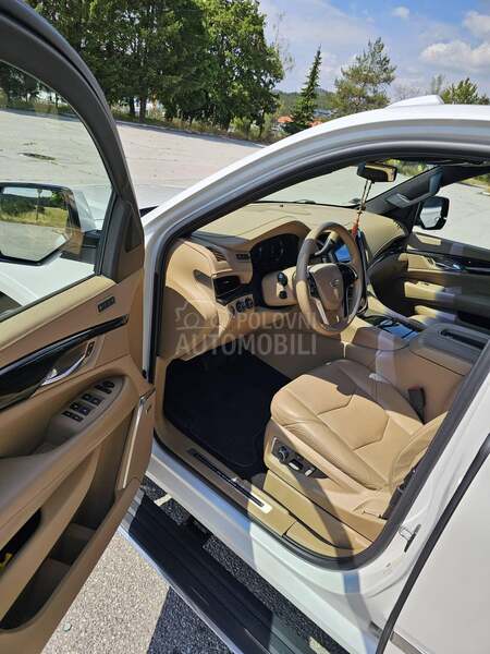 Cadillac Escalade 6.2 V8 PLATINUM