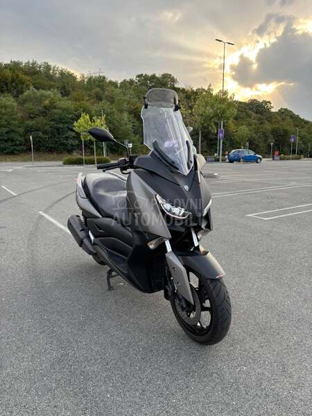 Yamaha xmax 300
