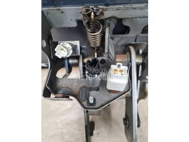 prekidaci na pedalama za Suzuki Grand Vitara od 2005. do 2010. god.