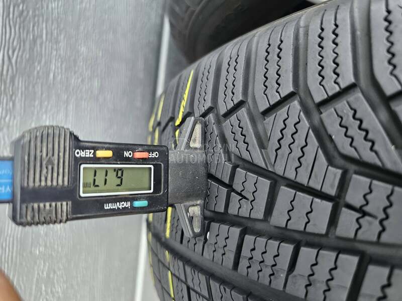 Hankook 205/60 R16 Zimska