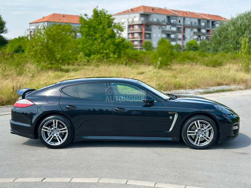 Porsche Panamera 4S